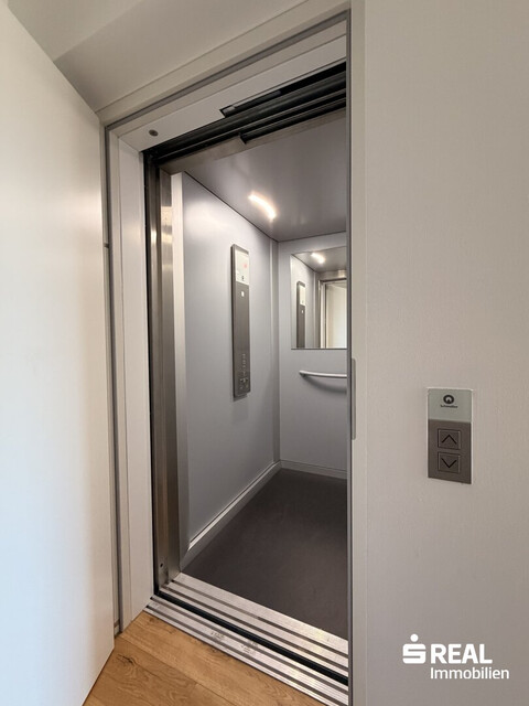 Exklusives Wohnen im Dachgeschoss!