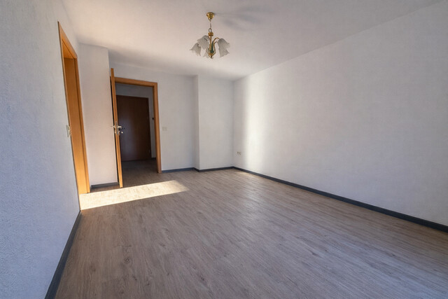 Mietwohnung in zentraler Lage mit 12 m² Balkon, Parkplatz, kein Lift