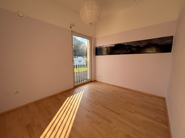 Neuwertiges familienfreundliches Einfamilienhaus in der Kummenbergregion mit Doppelgarage