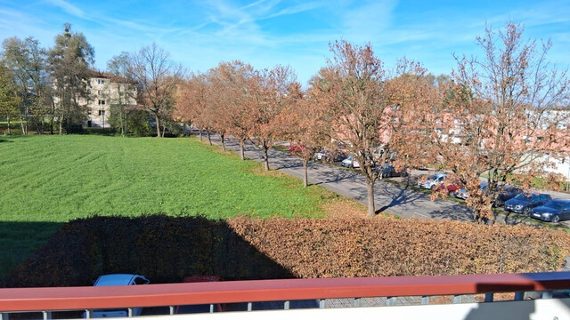 Sehr sonnige, ruhige und gepflegte 3-Zimmer-Wohnung im Dachgeschoss!