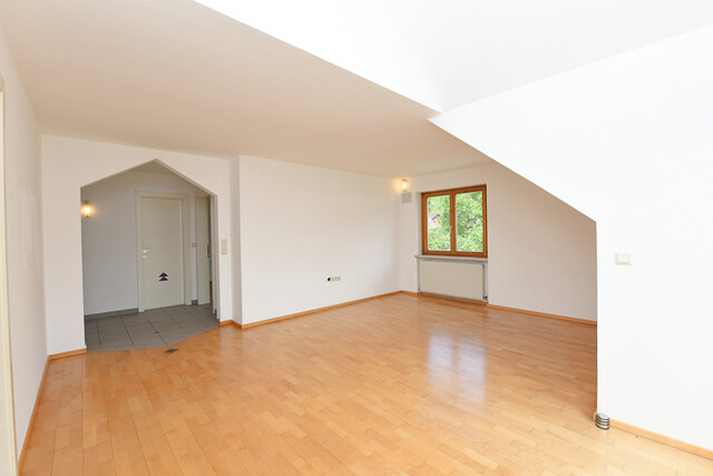 Gemütliche 2-Zimmer Dachgeschosswohnung mit Balkon und viel Wohnkomfort