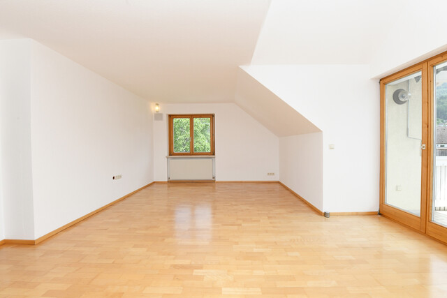 Gemütliche 2-Zimmer Dachgeschosswohnung mit Balkon und viel Wohnkomfort