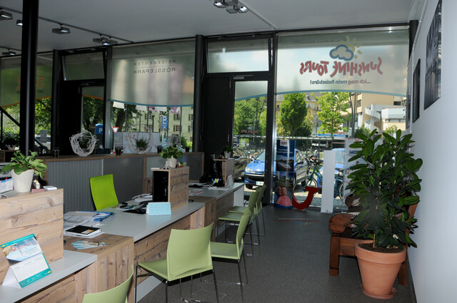 Am Fuss der Schattenburg: Einzigartige Gewerbeimmobilie in Toplage