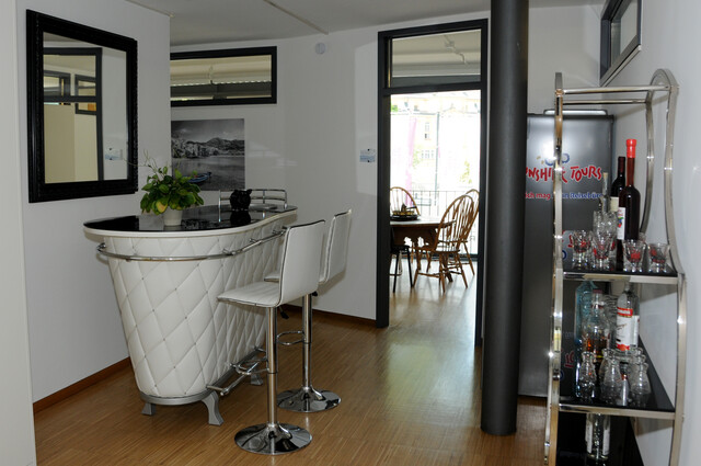 Am Fuss der Schattenburg: Einzigartige Gewerbeimmobilie in Toplage