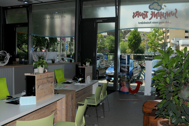 Am Fuss der Schattenburg: Einzigartige Gewerbeimmobilie in Toplage