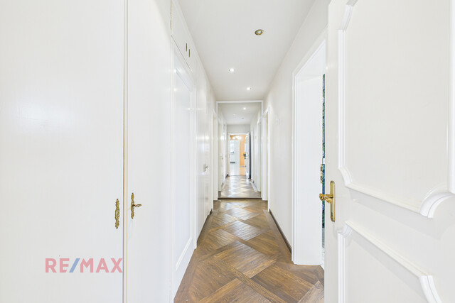 Große Villa thronend über Feldkirch mit Baulandreserve