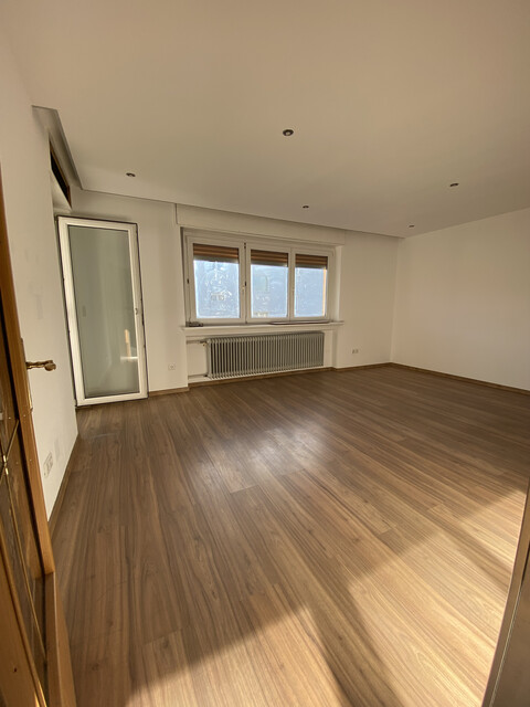 Privatverkauf! Höchst: 3,5 Zimmer & Balkon im 3. OG (ohne Lift), mit Fahrradkeller, Gartennutzung & Spielplatz