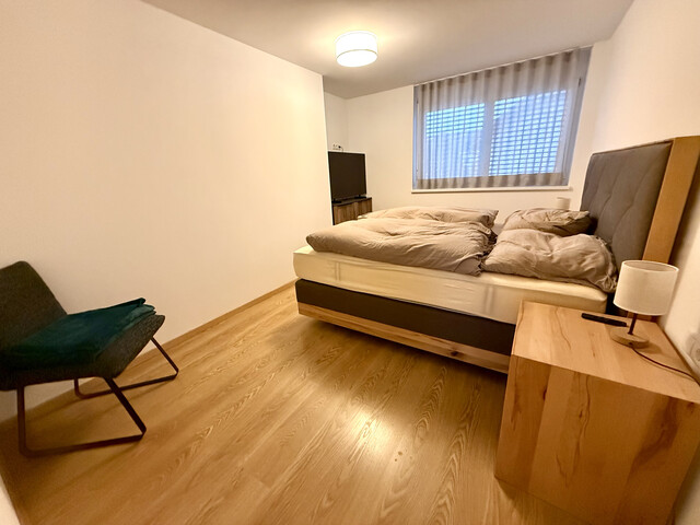 Großzügige, moderne  4-Zimmer-Gartenwohnung auf 2 Etagen in ruhiger Lage!