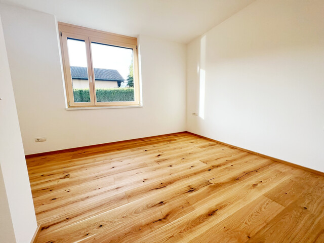 Neuwertige und helle 2-Zimmerwohnung im Erdgeschoss