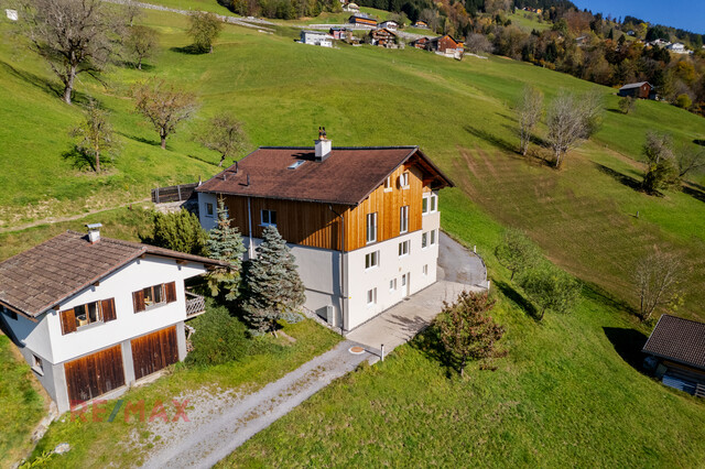 Mehrfamilienhaus mit Landwirtschaft in Bartholomäberg
