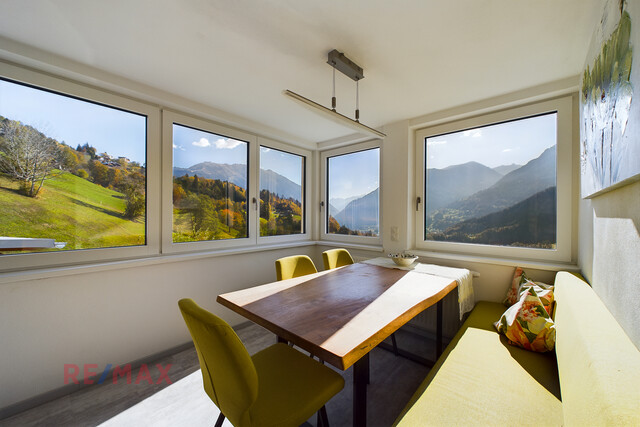 Mehrfamilienhaus mit Landwirtschaft in Bartholomäberg