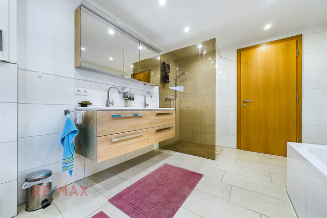 Mehrfamilienhaus mit Landwirtschaft in Bartholomäberg