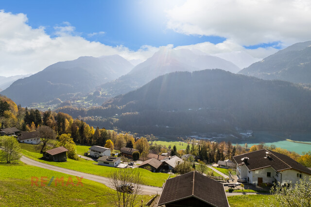 Mehrfamilienhaus mit Landwirtschaft in Bartholomäberg