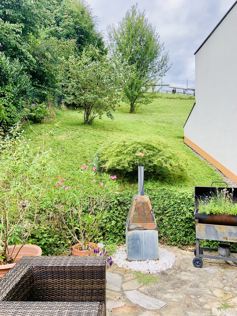 Privatverkauf in Göfis, tolle Wohnung mit Reihenhauscharakter, eigenem Garten und großer Terrasse in toller Hanglage