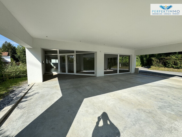 Moderne Büro- oder Praxisfläche mit bester Verkehrsanbindung - inklusive 4 Stellplätzen!