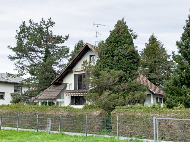 Grundstück mit Potenzial und Altbestand in Höchst