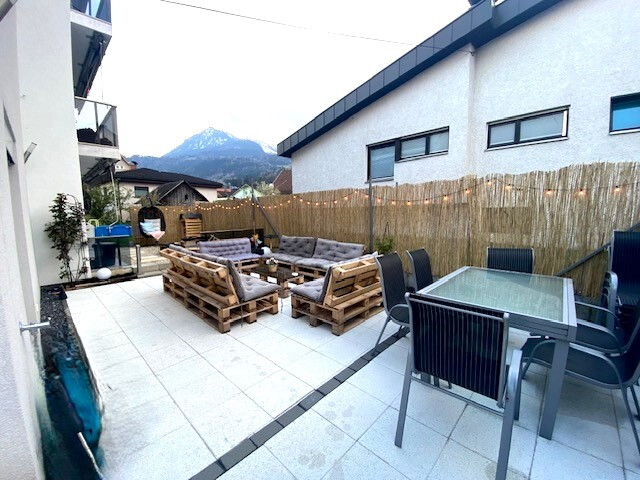 Ideales Generationenhaus mit 3 großen, modernen Wohnungen!