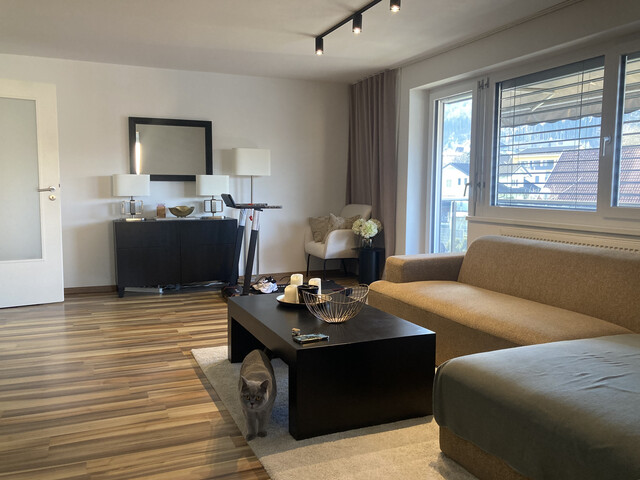 Ideales Generationenhaus mit 3 großen, modernen Wohnungen!