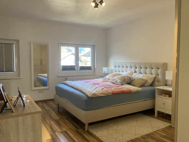 Ideales Generationenhaus mit 3 großen, modernen Wohnungen!