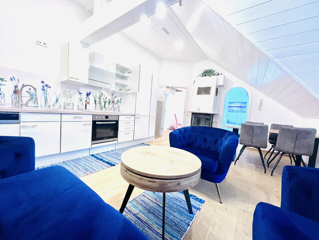 PROVISIONSFREIE, wunderschöne,  neu sanierte 5,5 ZI-Whg mit Balkon, Garten,TG, Nähe LKH Feldkirch, grenznah zu Liechtenstein / Schweiz