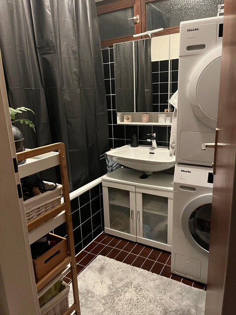 Geräumige Wohnung mit Balkon und Keller zur Miete