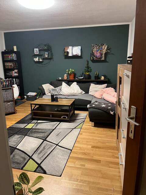 Geräumige Wohnung mit Balkon und Keller zur Miete