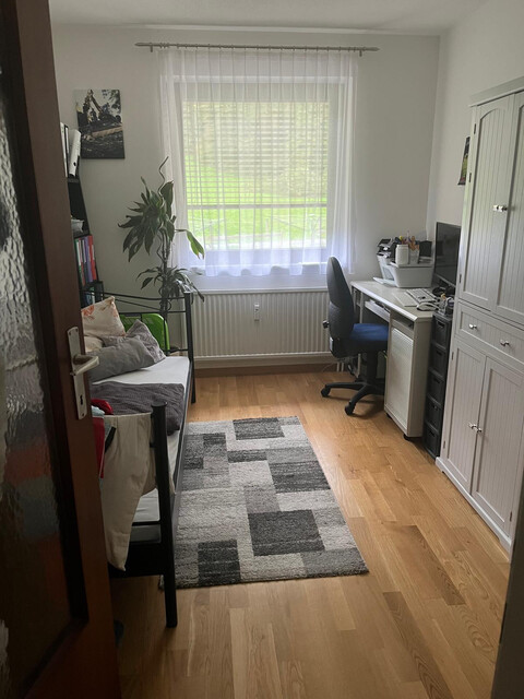 Geräumige Wohnung mit Balkon und Keller zur Miete