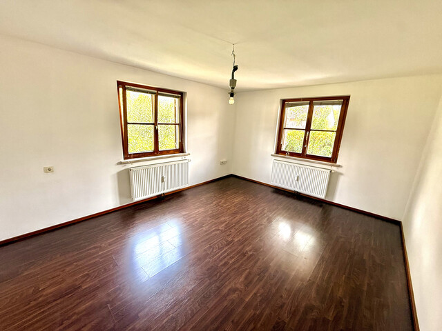 VERGEBEN ... ab sofort - helle 2-Zimmer-Wohnung in Zweifamilienhaus mit Garten zu vermieten