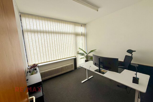 Raum für Wachstum: Lager- und Produktionsfläche mit Büro in Hard