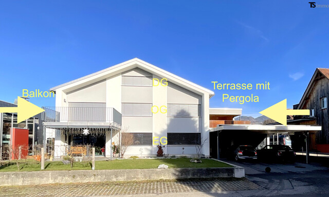 Rankweil: Wohnen mit Weitblick: Stilvolle 4,5-Zimmer-Maisonette mit XXL-Terrasse, Pergola & Zukunftsoption Büro/Praxis, 1 Garage, 1 Carport-Stellplatz