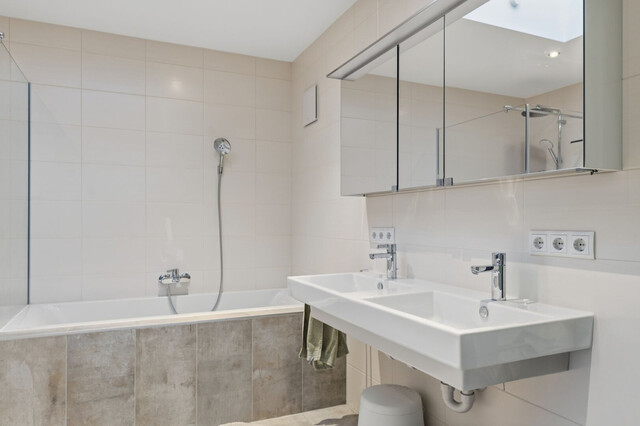 Hohenems: moderne Dachgeschosswohnung mit über 100m² Wohnfläche und ca. 90m² Terasse!