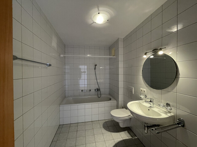 Charmante 2-Zimmer-Wohnung in Hard: Balkon, Stellplatz & Tiefgarage