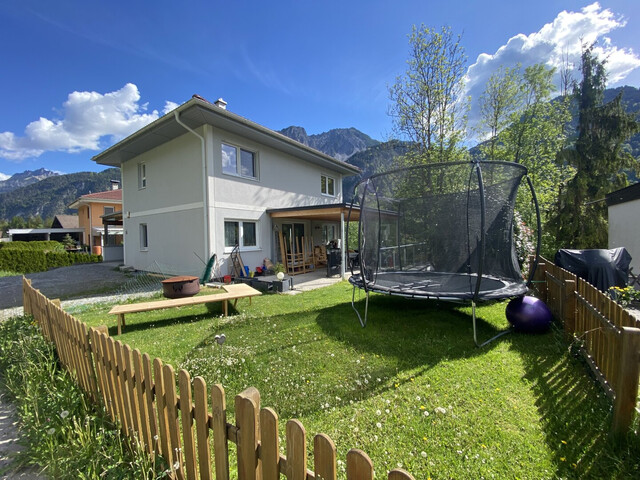 Traumhaftes Einfamilienhaus mit Carport, Terrasse und Garten