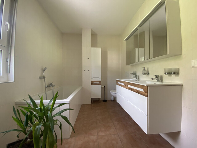 Traumhaftes Einfamilienhaus mit Carport, Terrasse und Garten