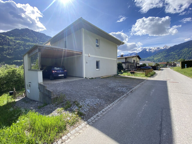 Traumhaftes Einfamilienhaus mit Carport, Terrasse und Garten