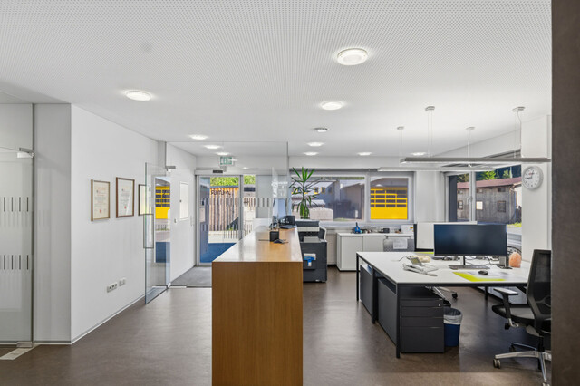 Gewerbeareal mit Werkstatt, Lagerhallen und Büros in Schruns!