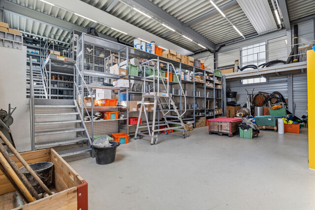 Gewerbeareal mit Werkstatt, Lagerhallen und Büros in Schruns!