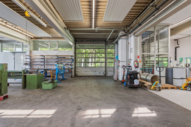 Gewerbeareal mit Werkstatt, Lagerhallen und Büros in Schruns!