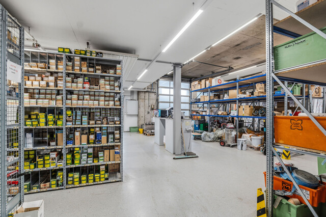 Gewerbeareal mit Werkstatt, Lagerhallen und Büros in Schruns!