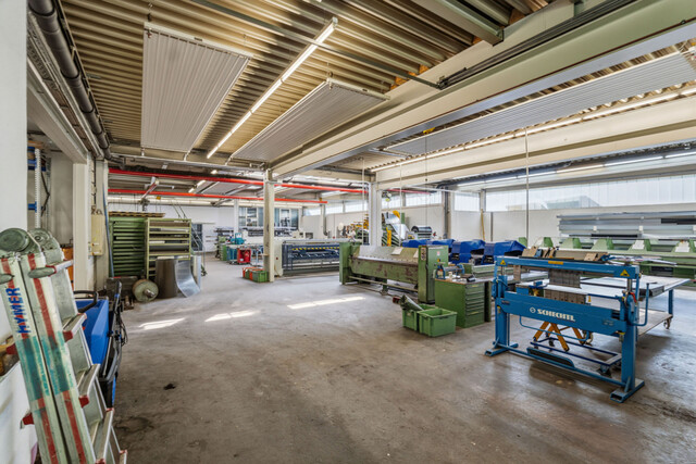 Gewerbeareal mit Werkstatt, Lagerhallen und Büros in Schruns!