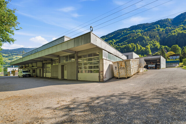 Gewerbeareal mit Werkstatt, Lagerhallen und Büros in Schruns!
