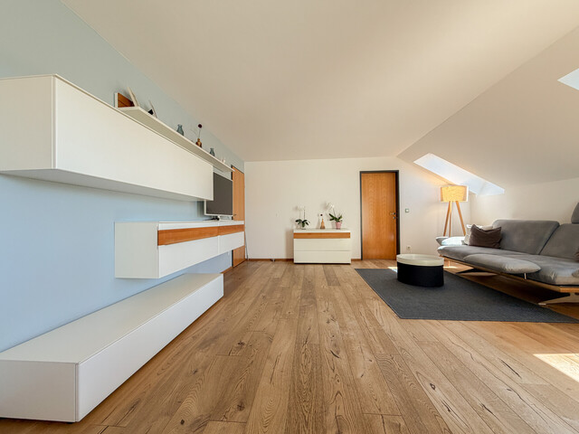 Tolle 4-Zimmerwohnung mit Balkon und Gemeinschaftsterrasse