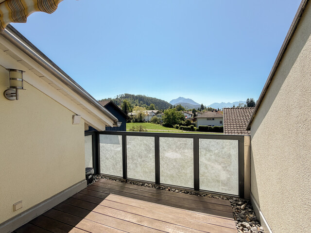 Tolle 4-Zimmerwohnung mit Balkon und Gemeinschaftsterrasse
