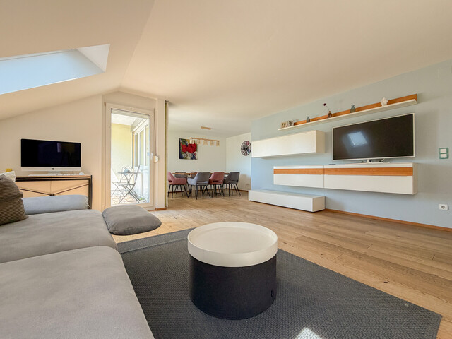 Tolle 4-Zimmerwohnung mit Balkon und Gemeinschaftsterrasse