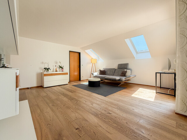 Tolle 4-Zimmerwohnung mit Balkon und Gemeinschaftsterrasse