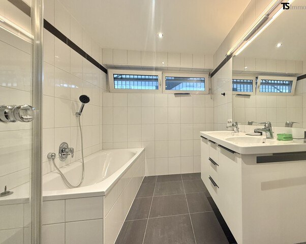 Göfis: Attraktive 4-Zimmer-Garten-Terrassen-Wohnung im OG mit ca. 102 m² Wohnfläche und ca. 57 m² Garten im EG