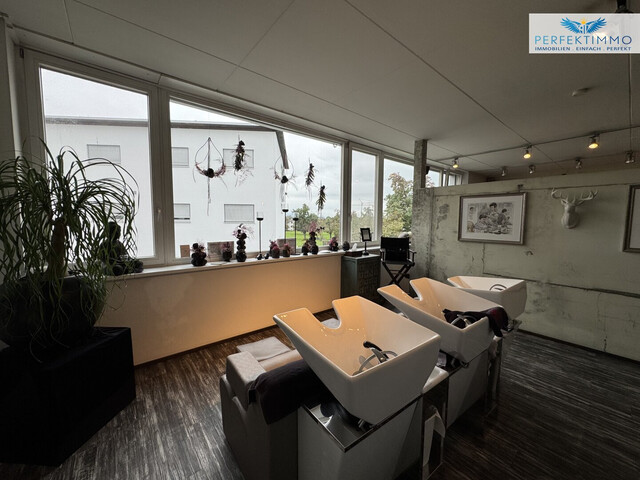Friseursalon, inkl. Lager & Parkplätzen in Wolfurt