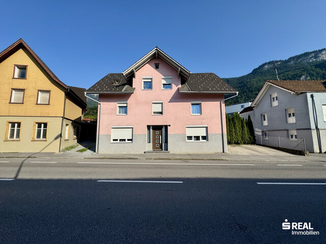 Zwei Mehrfamilienhäuser mit insgesamt 10 Wohnungen