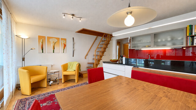 Sonne, Bergblick und Natur – Wohnung mit Loggia in Gortipohl