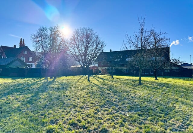 Praktisches Grundstück in sonniger Lage